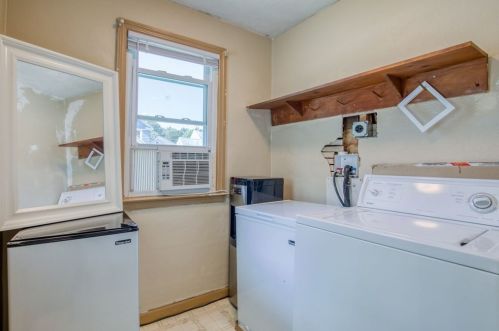 28 Merrimac Ave, Springfield MA  01104-2718 exterior