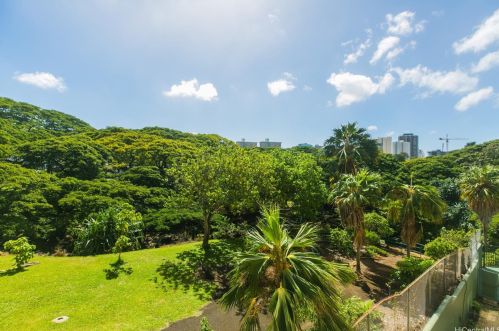 1720 Huna St, Honolulu HI  96817-2456 exterior