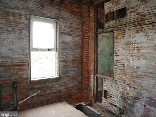 3311 16th St, Philadelphia PA  19140-4902 exterior