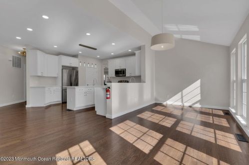 33 Jefferson Ct, Jackson Twp NJ  08527-5159 exterior