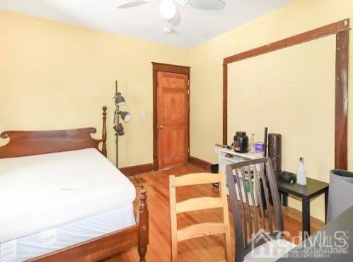 117 Nichol Ave, New Brunswick NJ 08901-2833 exterior