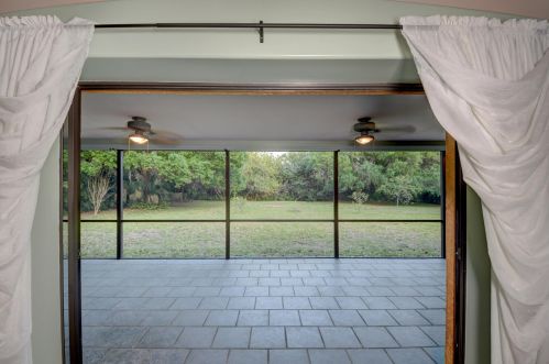 5406 Palmetto Dr, Fort Pierce FL 34982-7481 exterior