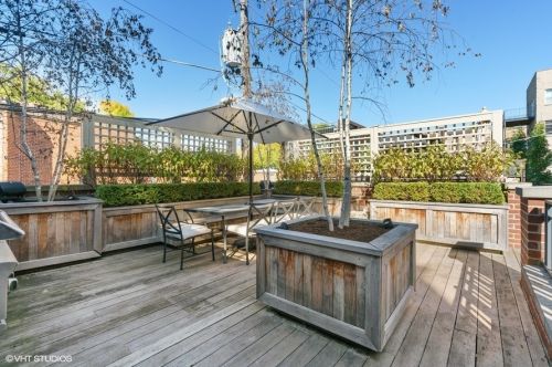 2038 Mohawk St, Chicago IL 60614-4515 exterior