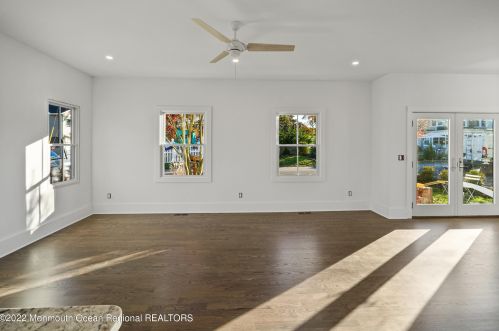 1042 4th Ave, Belmar NJ  07719-3364 exterior