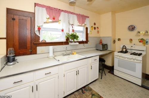 177 Dundee Ave, Paterson NJ 07503-1018 exterior