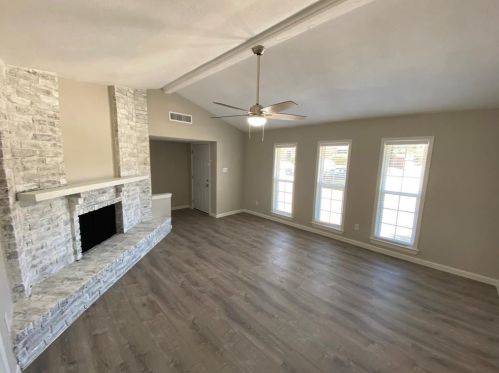 7304 Cloverglen Dr, Dallas TX  75249-1437 exterior