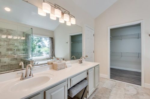 3052 Oaktree Ln, Duluth GA 30096-5886 exterior