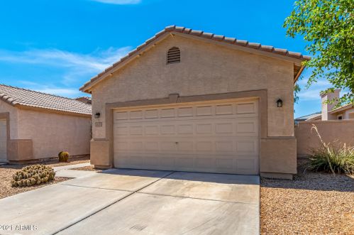 627 Colt Rd, Chandler, AZ 85225-2923