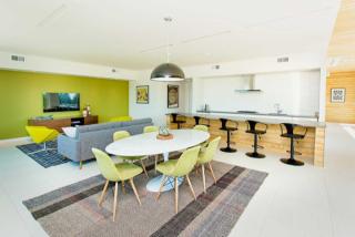 2625 Burnside St, Portland OR  97214-1755 exterior