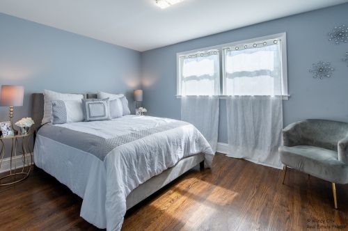 8621 Yates Blvd, Chicago IL  60617-2319 exterior