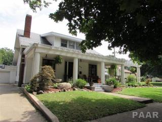 612 7th St, Pekin, IL 61554-4620