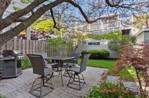 3711 Hermitage Ave, Chicago IL 60613-3509 exterior