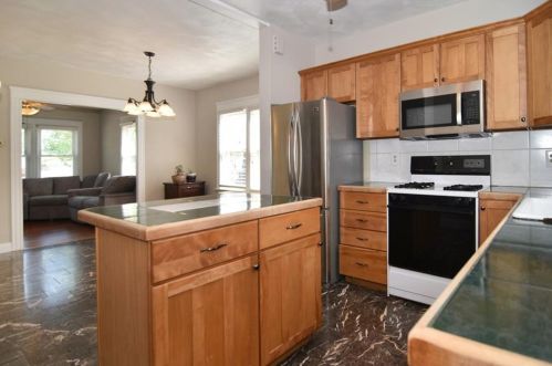 41 Lennon St, Providence RI 02908-1914 exterior