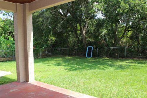 6163 Gatun Dr, Fort Pierce FL 34986-4402 exterior