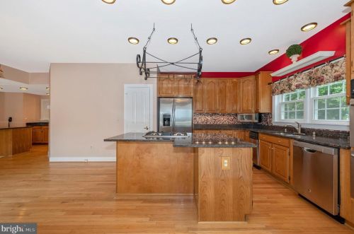 17531 Applewood Pl, Rockville MD 20855-1559 exterior