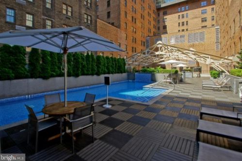 219 18th St, Philadelphia PA 19103-6141 exterior