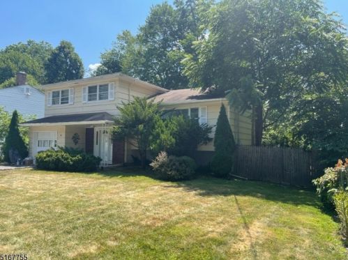 12 Canterbury Dr, Scotch Plains NJ  07076-1510 exterior