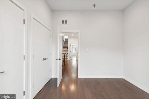 2120 Franklin St, Philadelphia PA 19133-2107 exterior