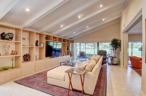 30 Gln Dr, Boynton Beach FL 33436-6208 exterior