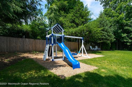 3 Oak Ln, Locust NJ  07760-1306 exterior