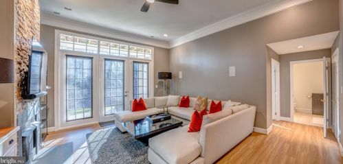 18285 Mullfield Village Ter, Leesburg VA  20176-7466 exterior