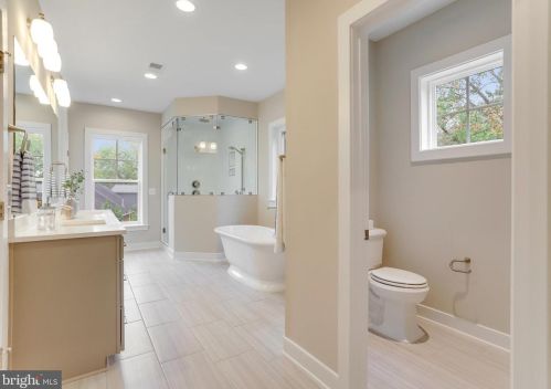 920 Darton Dr, Alexandria VA 22308-2021 exterior