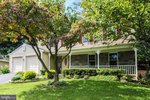 15700 Anamosa Dr, Rockville, MD 20855-2609