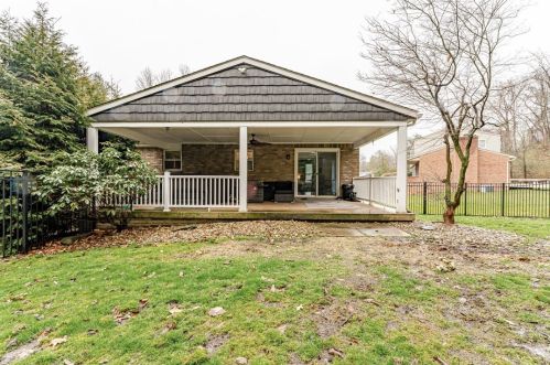 1521 Greendale Dr, Pittsburgh PA  15239-1143 exterior