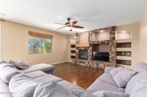 42908 46th Ave, Phoenix AZ  85087-5973 exterior