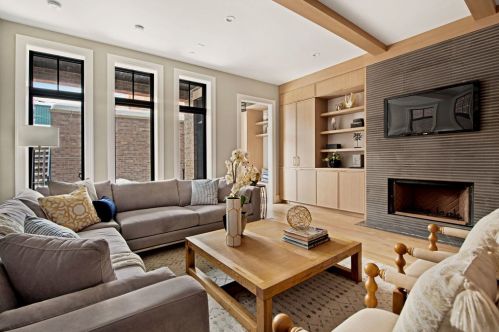 1928 Cleveland Ave, Chicago IL 60614-3749 exterior