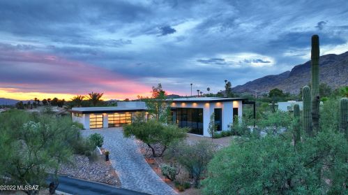 4911 Mission Hill Dr, Tucson AZ  85718-2607 exterior