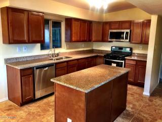 617 Kenyon Dr, Tucson AZ  85710-4526 exterior