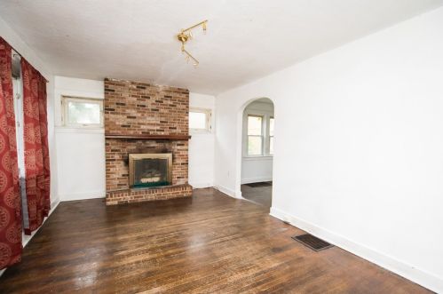 371 Lamarido St, Pittsburgh, PA 15226-1330