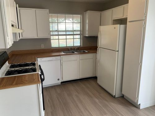 7701 Croftwood Dr, Austin, TX 78749-3202