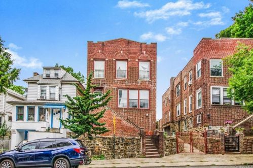 1923 Hennessy Pl, Bronx, NY 10453-2909