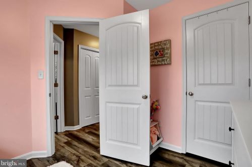 77 Overlook Dr, Hanover PA 17331-9136 exterior