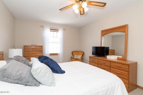 10400 Roger St, Kalamazoo MI 49002-7185 exterior