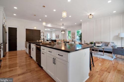 102 Ritchie Ave, Silver Spring MD  20910-5112 exterior