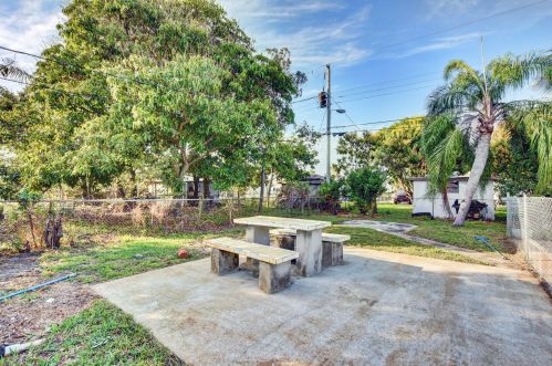 113 Atlantic Dr, Boynton Beach FL 33435-1612 exterior