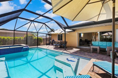 769 101 Ave, Naples FL 34108-3205 exterior