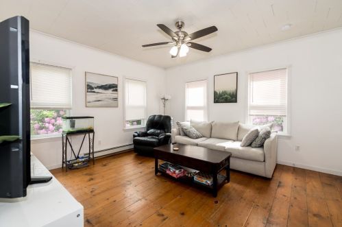 2 Maxwell Ct, Worcester MA 01607-1016 exterior