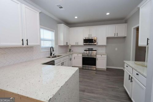 1192 Hubbard St, Atlanta GA 30310-3008 exterior