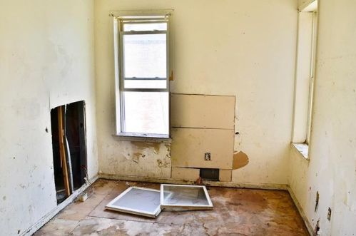 4821 Monongahela St, Pittsburgh PA 15207-1668 exterior