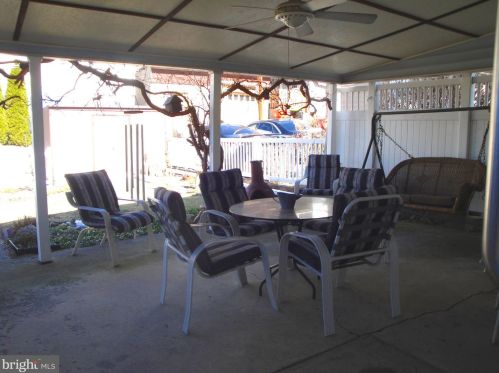 522 Carbon St, Primrose PA 17901-3720 exterior