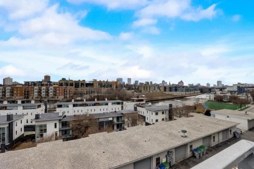 833 Reservoir Ave, Milwaukee WI 53212-3722 exterior