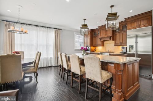 1317 Wilkes St, Alexandria VA  22314-3423 exterior