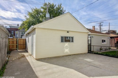 4343 Drummond Pl, Chicago IL 60639-2028 exterior