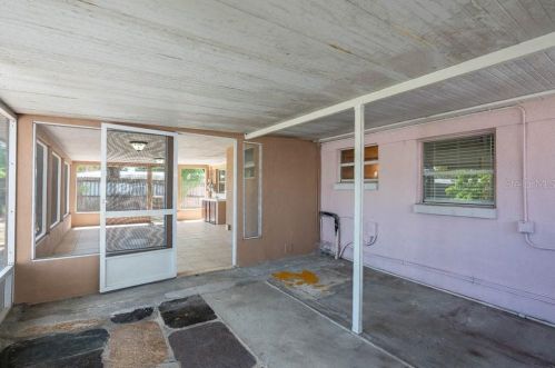 6803 Larmon St, Tampa FL  33634-5019 exterior