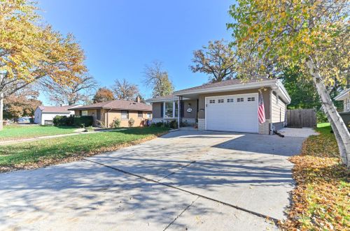 2726 110th St, Milwaukee WI  53227-3015 exterior