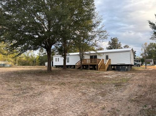 140 Hibiscus Ave, Defuniak Springs, FL 32433-7589